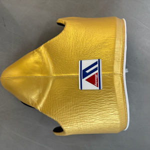 위닝 그로인가드 L 골드 커스텀 판매합니다. 이미지