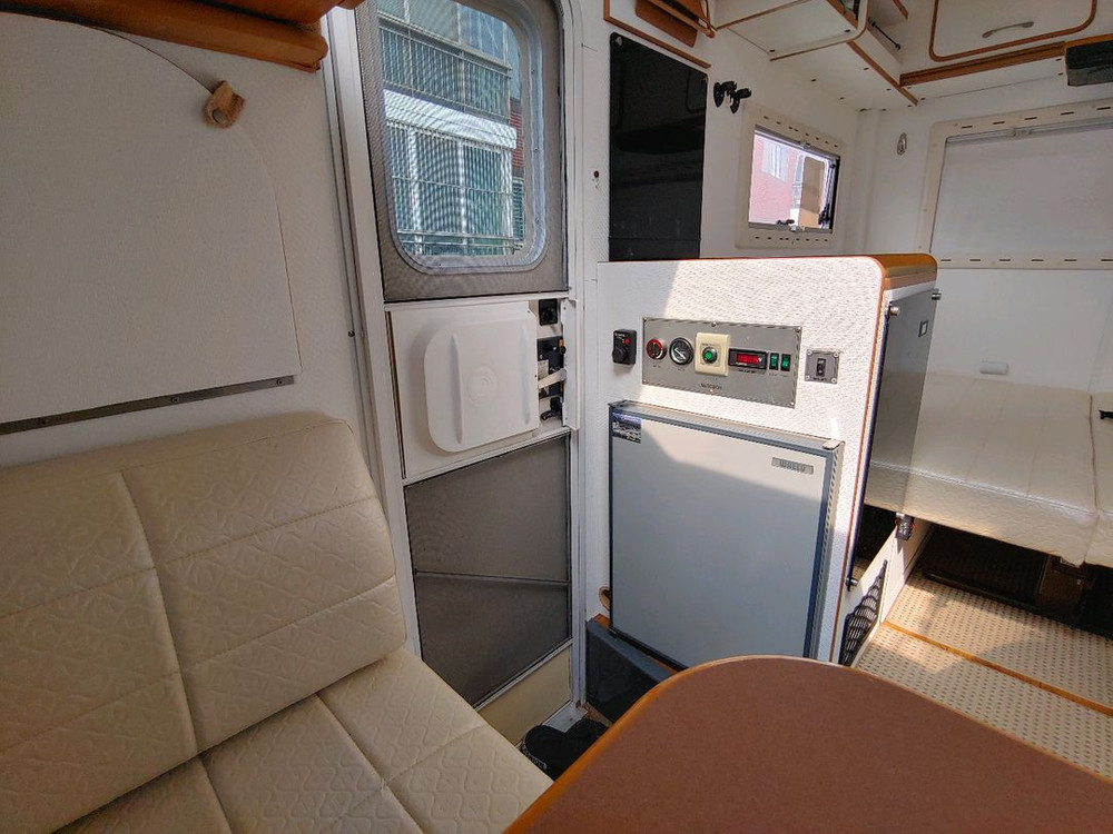 밴텍 아톰 6인 취침 캠핑카 이미지