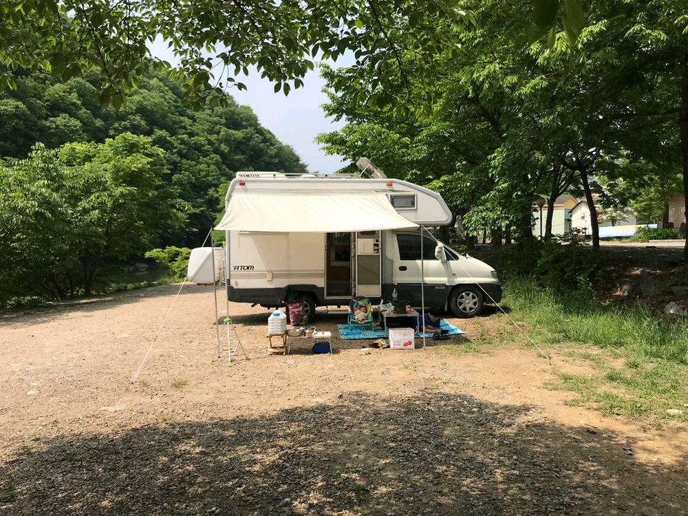 밴텍 아톰 6인 취침 캠핑카 이미지