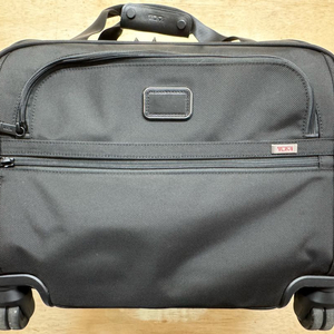 투미 알파3 4휠 기내용 케리어