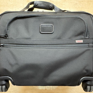 투미 알파3 4휠 기내용 케리어