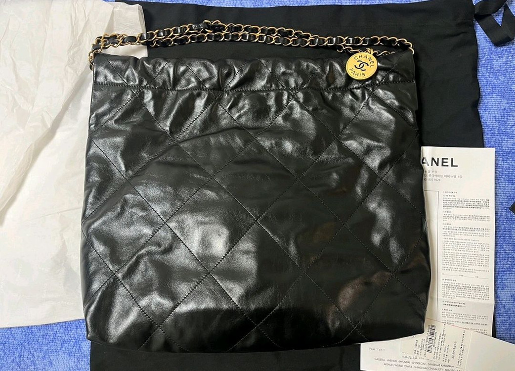 샤넬 22백 블랙 미디움--1