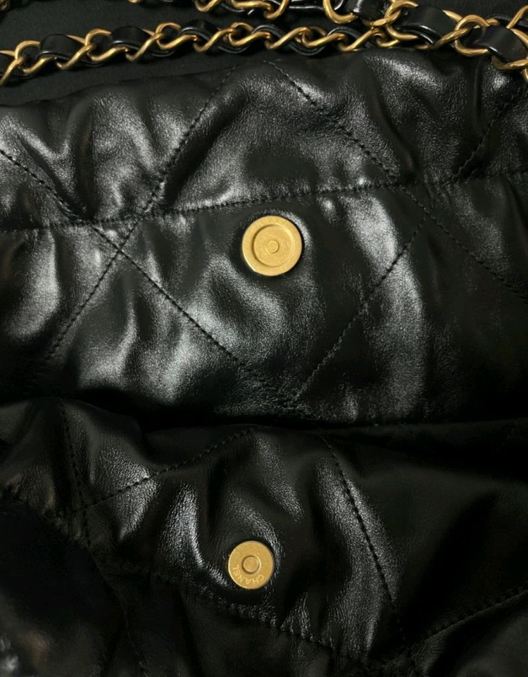 샤넬 22백 블랙 미디움--3