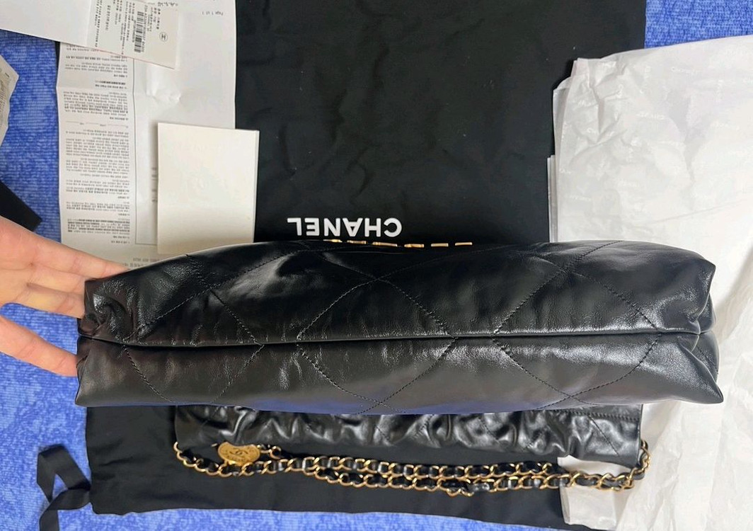 샤넬 22백 블랙 미디움--7