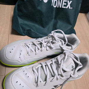 요넥스 배드민턴화(사이즈 280)