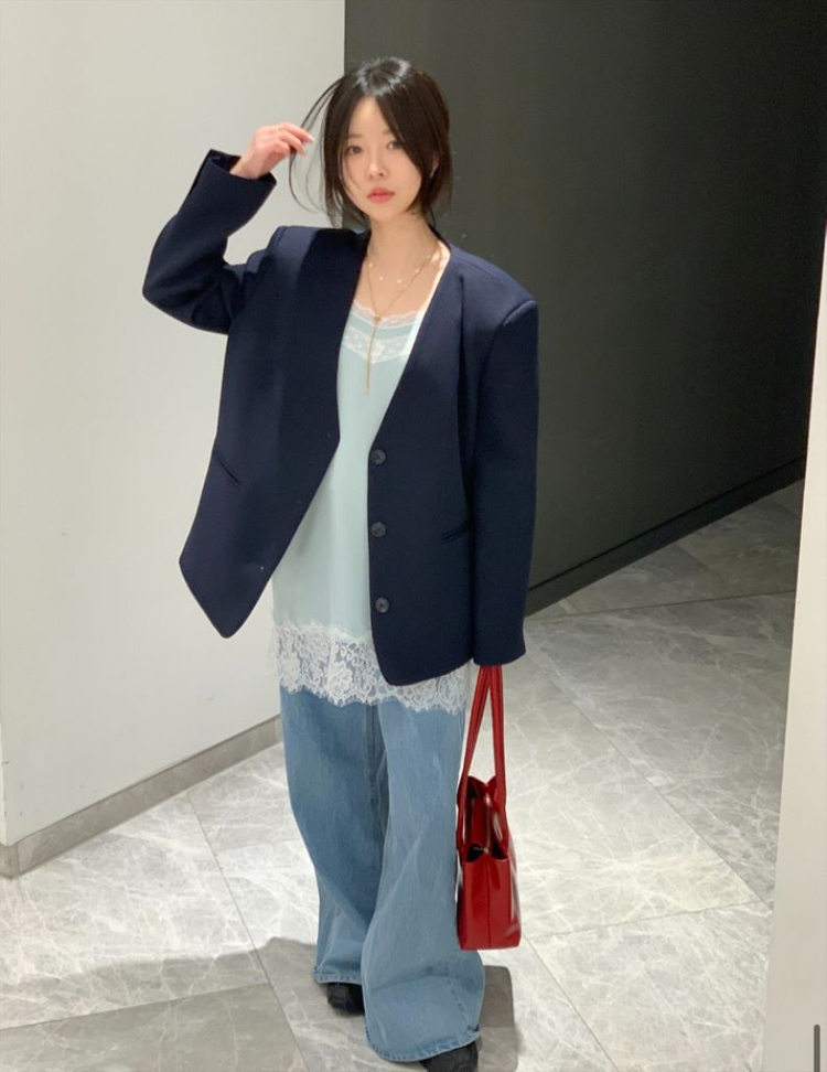 바이씨니 제작 베이지자켓 네이비 새상품 팝니다 이미지