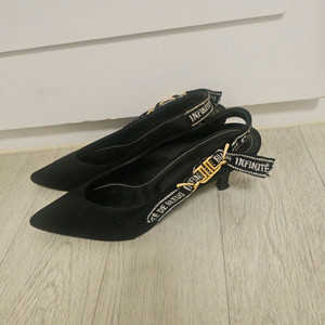 랑방 슬링백 235사이즈