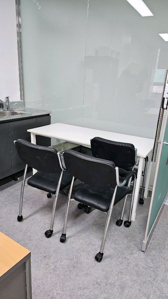 오피스 데스크 의자 세트 등 이미지