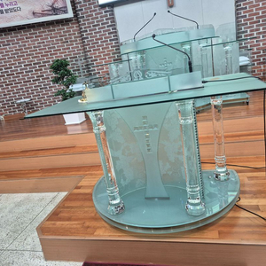 크리스탈 강대상 / 강단의자 5개 이미지