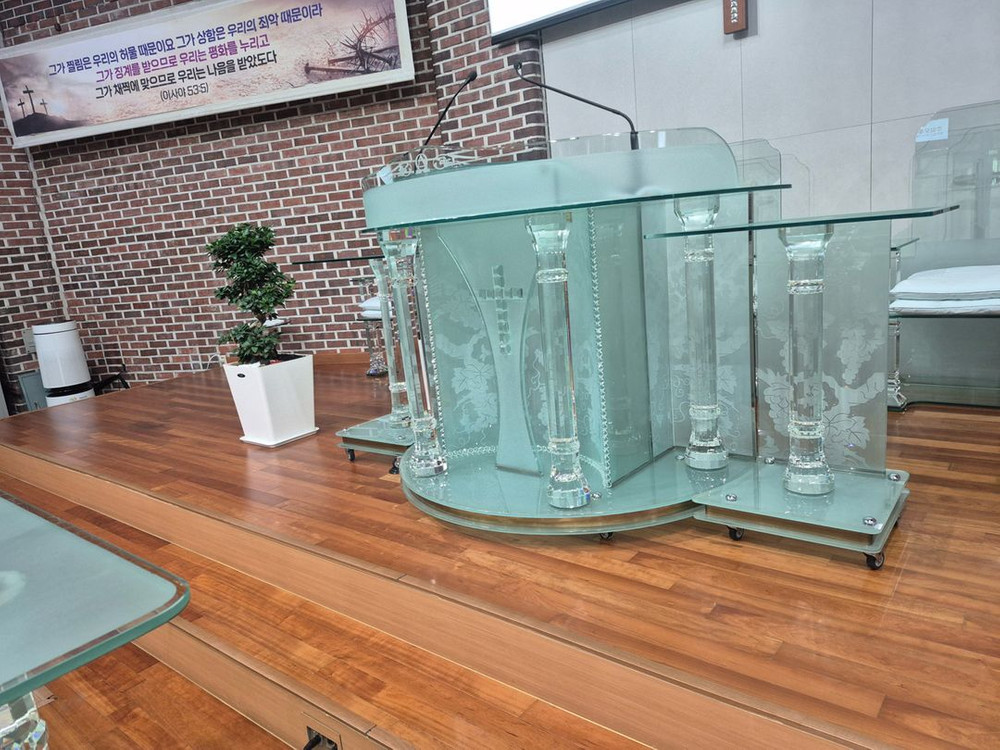 크리스탈 강대상 / 강단의자 5개 이미지