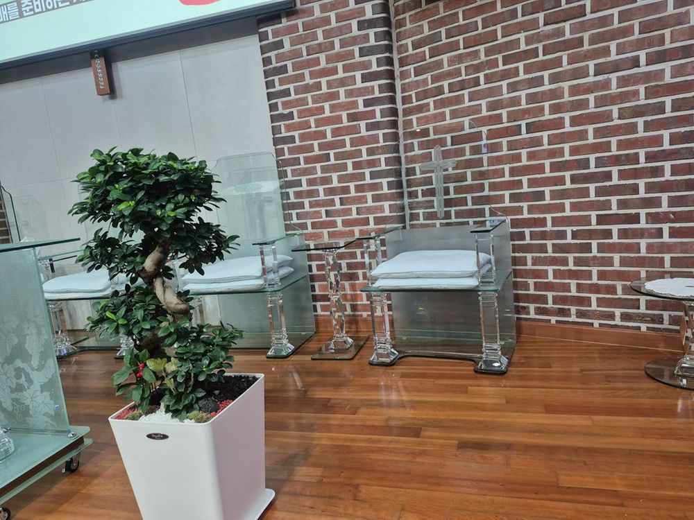 크리스탈 강대상 / 강단의자 5개 이미지