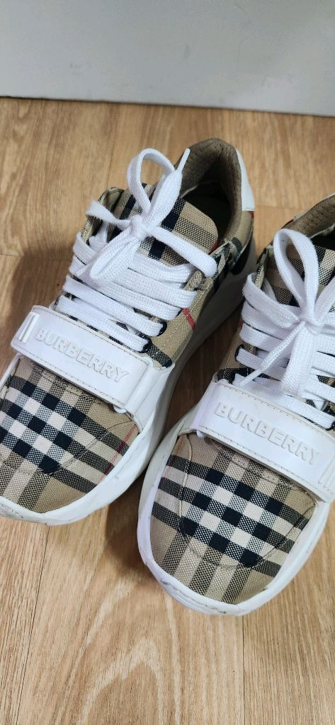 37/240 버버리 신발 체크패턴 버버리운동화 스니커즈 이미지