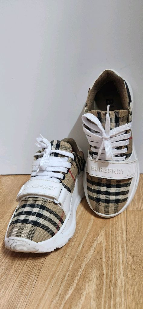 37/240 버버리 신발 체크패턴 버버리운동화 스니커즈 이미지