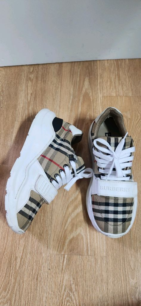 37/240 버버리 신발 체크패턴 버버리운동화 스니커즈 이미지