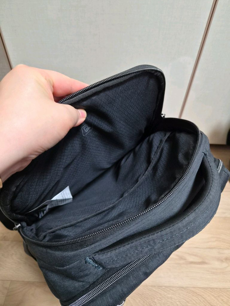 샘소나이트 남성 백팩 팝니다 이미지