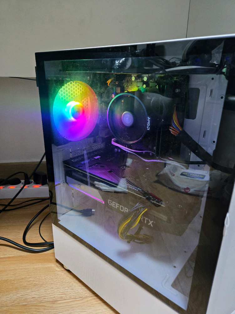 5600 , 3060ti , 램32기가 게이밍pc 판매합니다--1