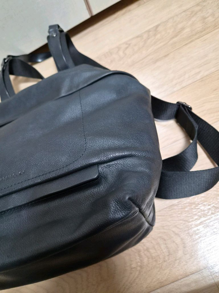 만다리나덕 여성 가죽백팩 팝니다 이미지