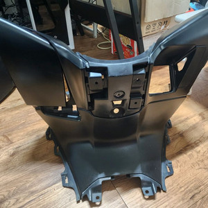 더뉴 PCX (19~20)년식 중고 재도색 블랙 카울 팝니다