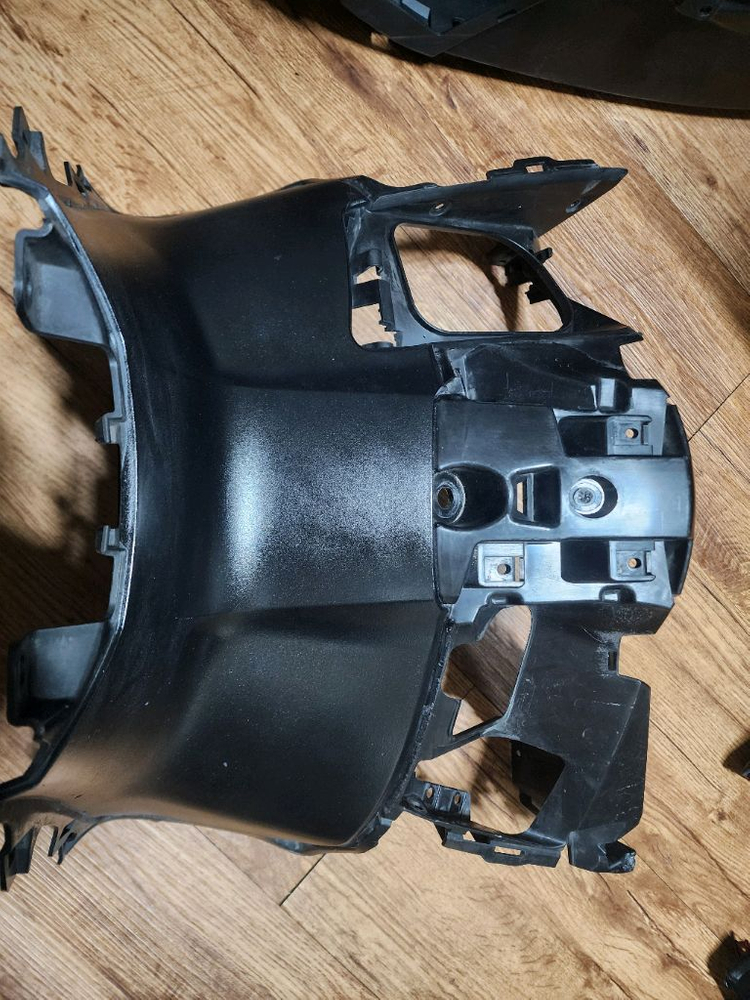 더뉴 PCX (19~20)년식 중고 재도색 블랙 카울 팝니다--2