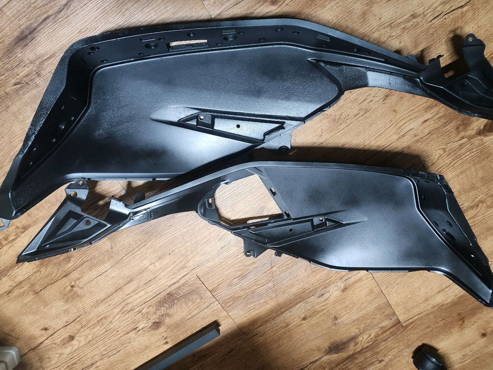 더뉴 PCX (19~20)년식 중고 재도색 블랙 카울 팝니다--7