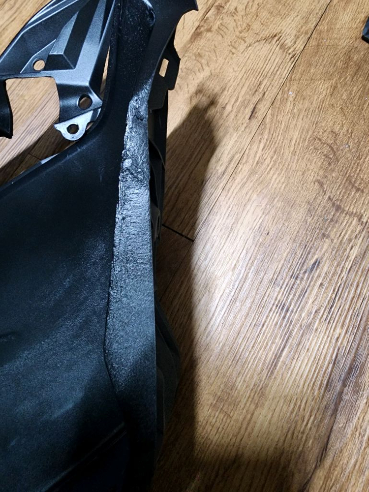 더뉴 PCX (19~20)년식 중고 재도색 블랙 카울 팝니다--8