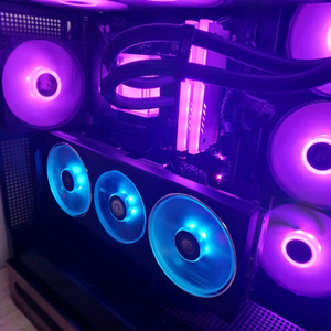 7800X3D 수냉 32G RX7800XT 본체 신품급