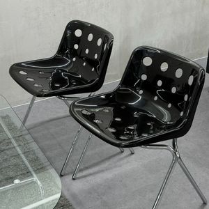 블랙 타공 치즈의자 이미지