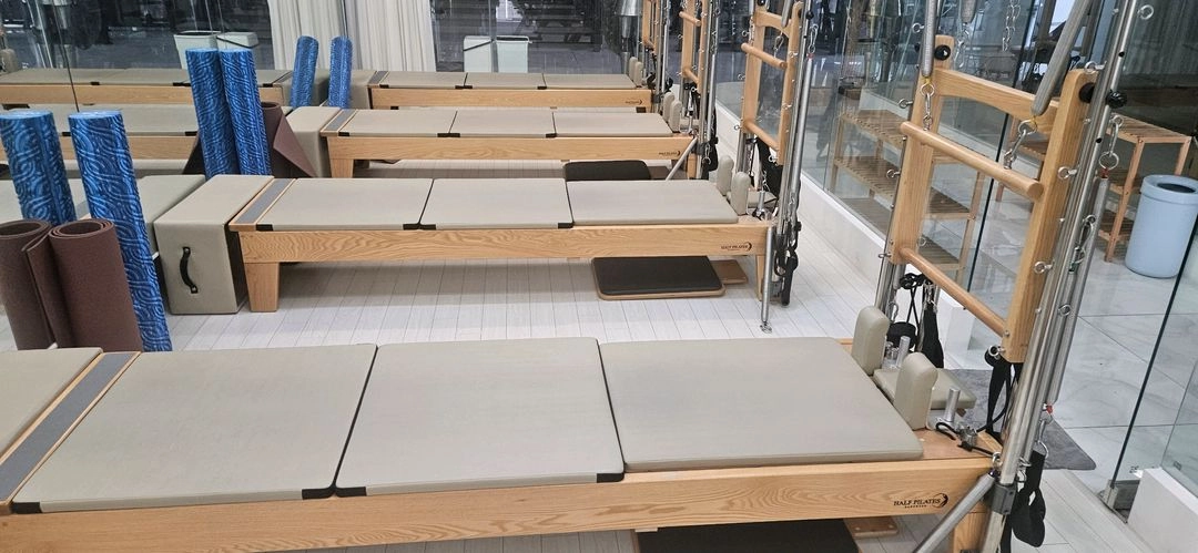 하프필라테스 캐딜락 1 캐포머 5 콤비리포머 5 리포머 5 체어 8판매합니다 - 안심되는 중고거래