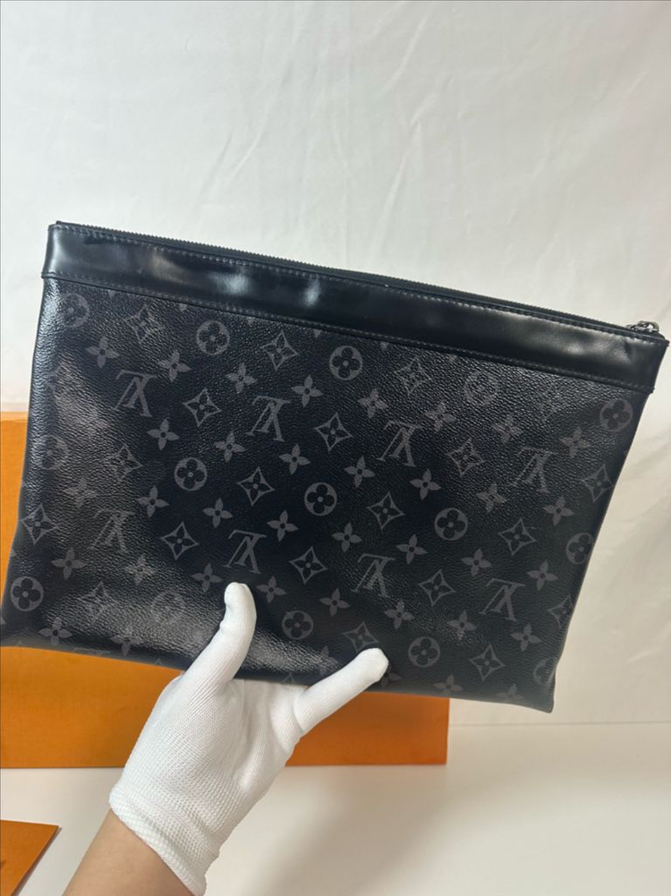 루이비통 디스커버리 클러치 + 드라곤느 키링 (GM/OS)--4