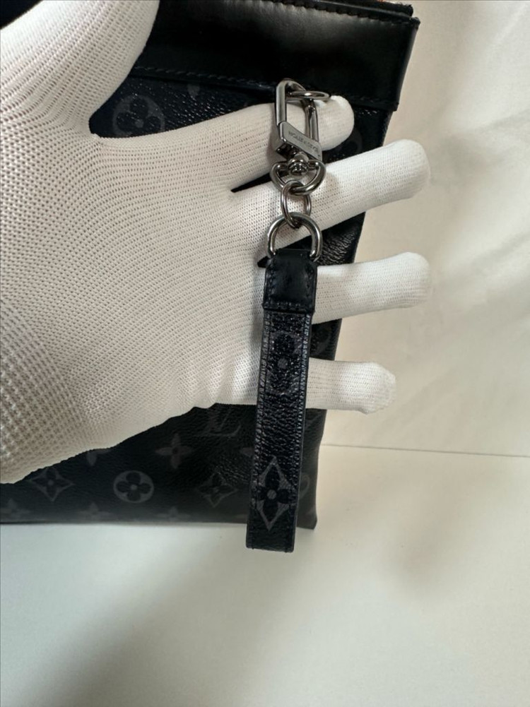 루이비통 디스커버리 클러치 + 드라곤느 키링 (GM/OS)--6