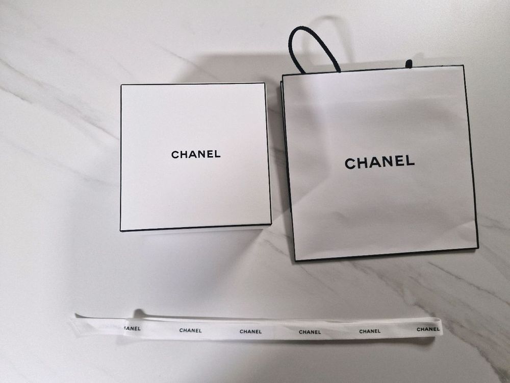 샤넬 시계케이스 박스 쇼핑백팝니다--0