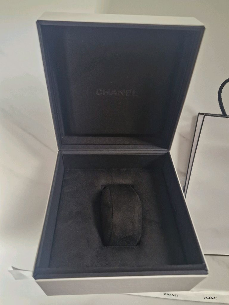 샤넬 시계케이스 박스 쇼핑백팝니다--1