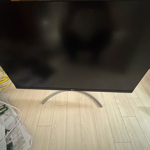 LG전자 울트라파인 32UN650K 거의신품 어댑터포함