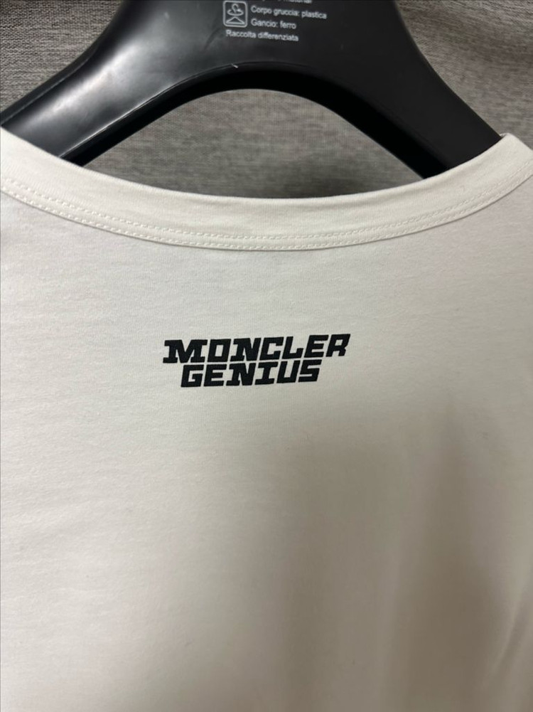 몽클레어 빅로고 프린팅 반팔 화이트 (XL)--3