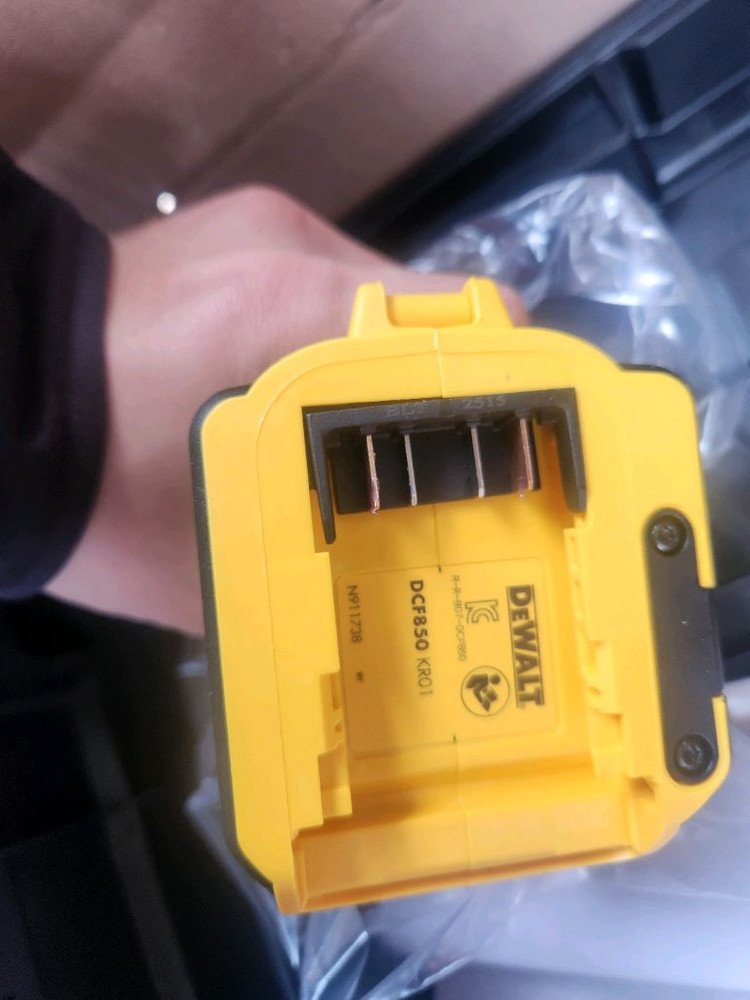 디월트 임팩드릴(DCF850)베어툴+케이스 팝니다 이미지