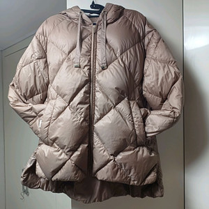 막스마라(MaxMara) 더 큐브 여성 패딩 판매합니다.