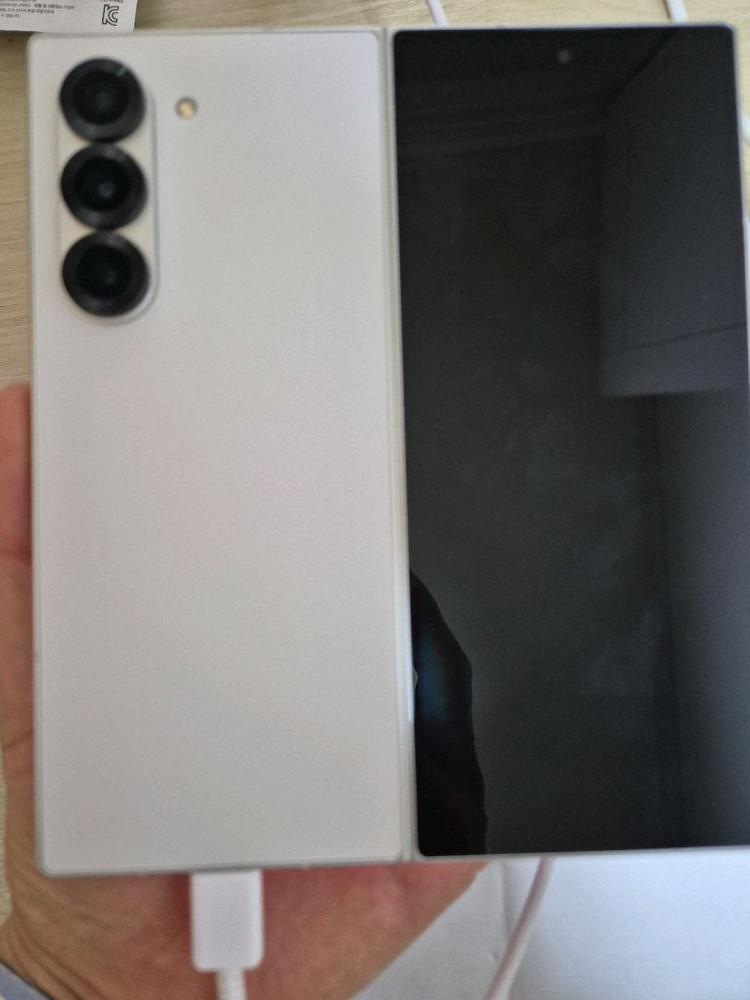 Z폴드6 자급제 512GB 팝니다.창원.김해--2