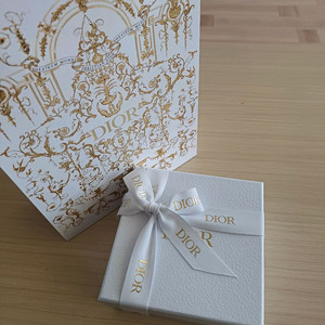 디올 miss Dior body milk 175ml (미개봉 정품+한정판중형쇼핑백) 이미지