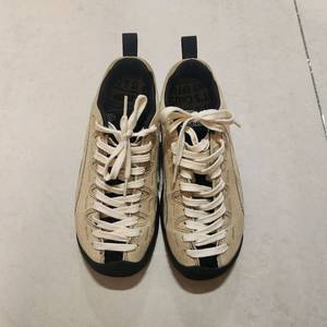 킨 제스퍼 베이지 킨 운동화 한번신은거 팔아요