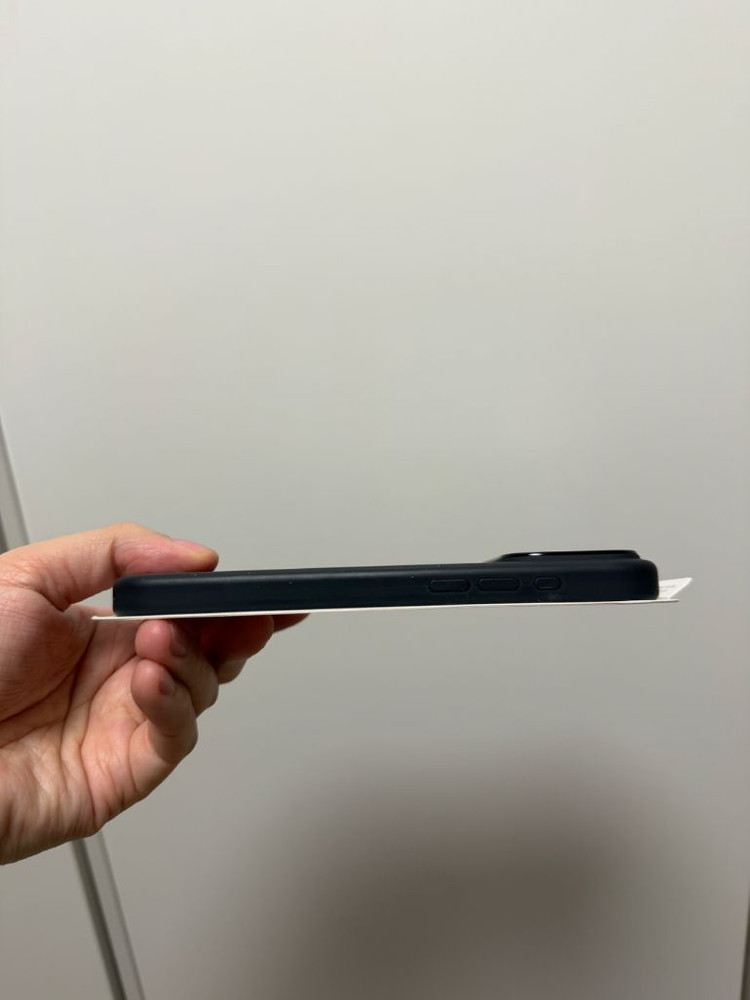 아이폰 17 프로맥스 애플 실리콘 케이스(알리)--1