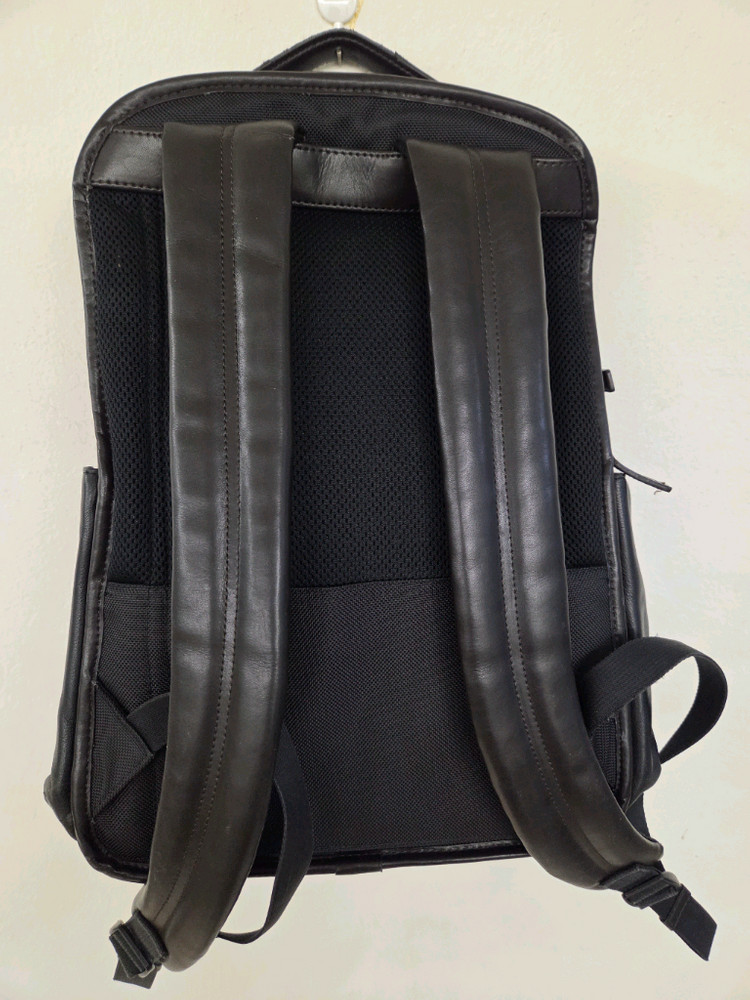 투미 가죽 블랙 백팩--2