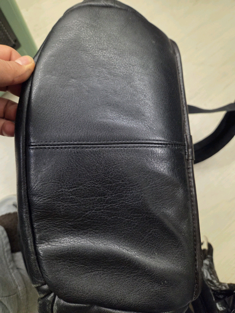 투미 가죽 블랙 백팩--6