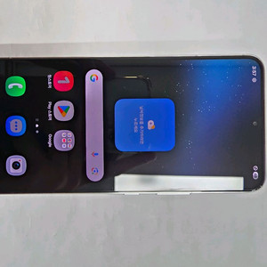 갤럭시s22 액정깨끗 판매합니다.