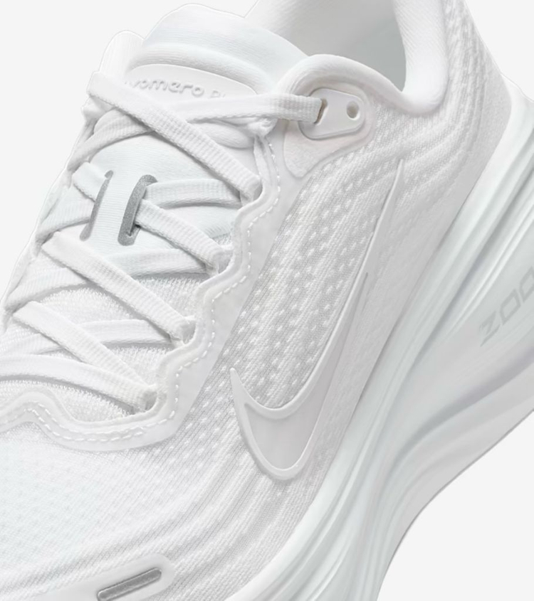 [265] 나이키 우먼스 보메로 플러스 화이트 러닝화 이미지