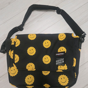 아이스비스킷 스마일 패턴 메신저백