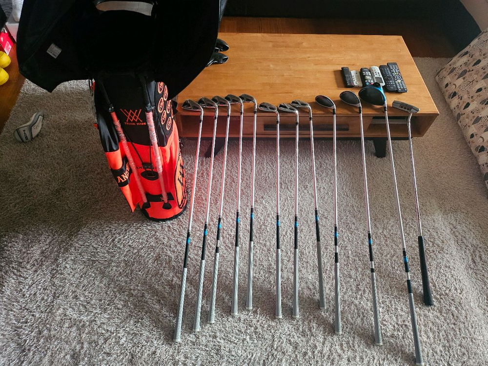 어뉴 골프 캐디백 + 테일러메이드 SIM MAX 풀세트 이미지