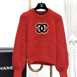 샤넬 제니 뽀글이 크루넥 니트