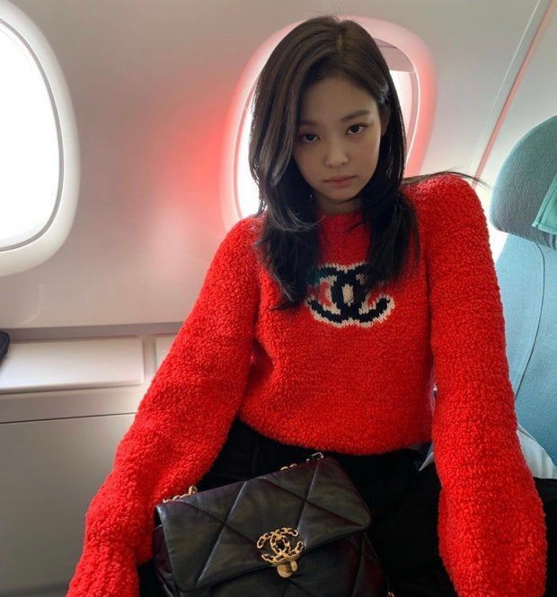 샤넬 제니 뽀글이 크루넥 니트--2