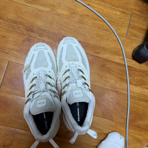 살로몬 Acs 프로 화이트 바닐라 아이스 270사이즈 새상품급 판매