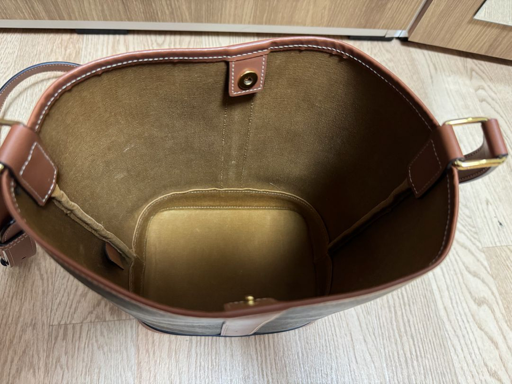 셀린느 트리오페 캔버스 스몰 버킷백 이미지